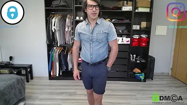 samricci21 online show from April 9, 2026, 10:42 am