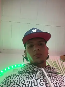 Snapshot of andersonZ998 chatting on November 30, 2025, 5:11 am andersonZ998 online show from November 30, 2025, 5:11 am