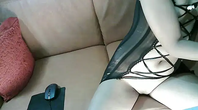 Snapshot of Sweet_kitty60xx chatting on January 28, 2025, 2:32 am Sweet kitty60xx online show from January 28, 2025, 2:32 am