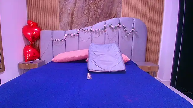 arletmss online show from April 16, 2026, 3:07 am