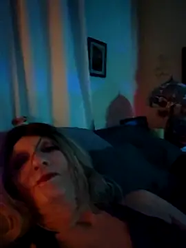 Vonniecd online show from March 7, 2025, 2:57 am