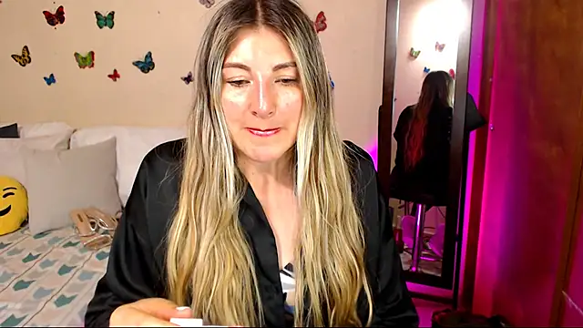 Jolie-Mature online show from January 14, 2026, 11:42 pm