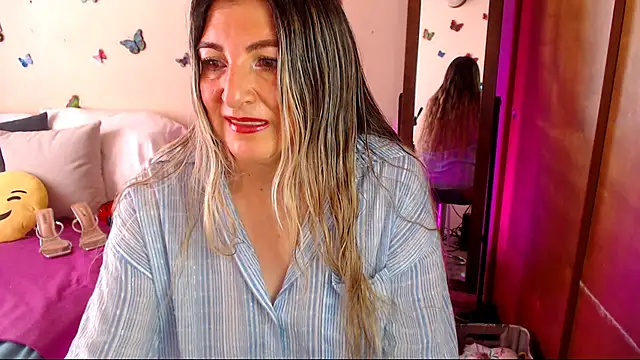 Jolie-Mature online show from March 23, 2026, 10:03 pm