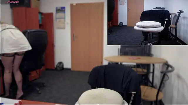 legsLONG online show from December 4, 2024, 8:01 am