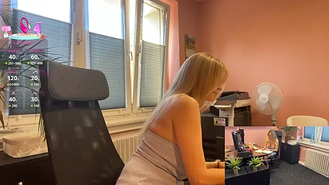 legsLONG online show from September 20, 2025, 5:52 am