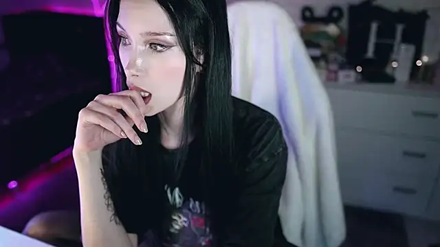  Uindi  online show from December 9, 2024, 7:39 pm