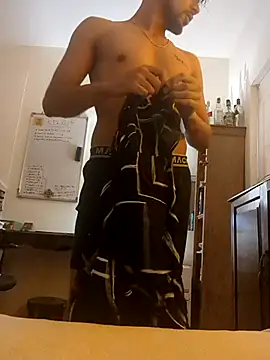 Snapshot of _IRRESISTIBLE_ chatting on December 5, 2024, 6:43 am IRRESISTIBLE online show from December 5, 2024, 6:43 am