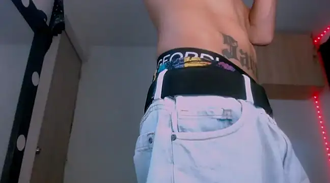 Samuel Suarez online show from January 7, 2025, 11:24 pm