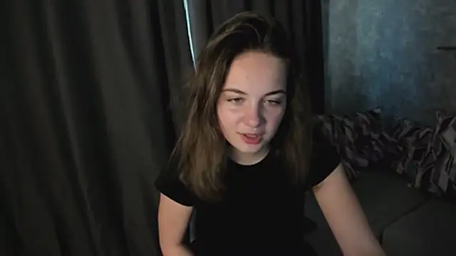 KristinaLoison online show from May 19, 2026, 3:40 pm