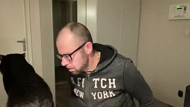 Snapshot of FABIOGLASSES chatting on November 20, 2025, 11:26 pm FABIOGLASSES online show from November 20, 2025, 11:26 pm