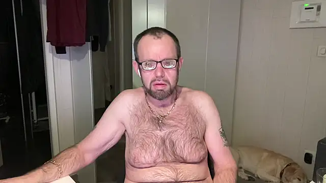 Snapshot of FABIOGLASSES chatting on December 22, 2025, 11:35 pm FABIOGLASSES online show from December 22, 2025, 11:35 pm