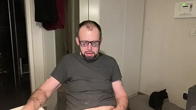 FABIOGLASSES online show from March 3, 2026, 10:26 pm