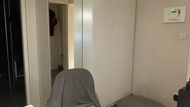 FABIOGLASSES online show from March 8, 2026, 9:40 pm