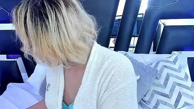 Snapshot of katya_kozlov chatting on February 24, 2025, 3:33 am katya kozlov online show from February 24, 2025, 3:33 am