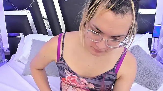 Snapshot of katya_kozlov chatting on March 8, 2025, 6:10 am katya kozlov online show from March 8, 2025, 6:10 am