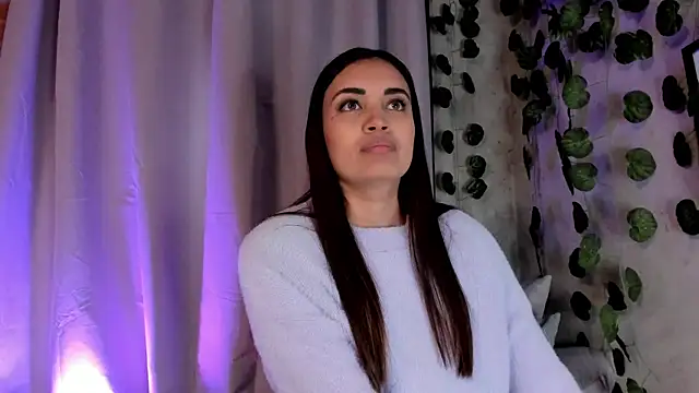 aisha es online show from March 5, 2025, 8:32 pm