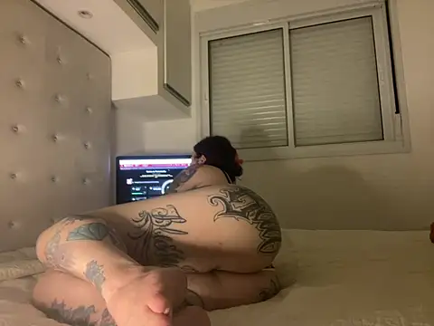 Snapshot of SabrinaRussel chatting on January 9, 2025, 8:33 pm SabrinaRussel online show from January 9, 2025, 8:33 pm