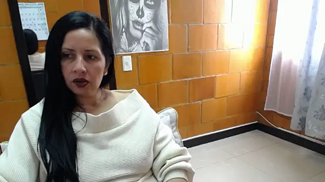 Snapshot of charlote_temple chatting on November 26, 2025, 3:24 pm charlote temple online show from November 26, 2025, 3:24 pm