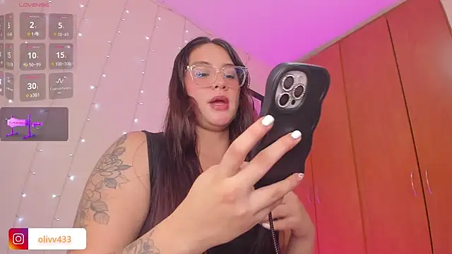 Snapshot of olivia__s chatting on April 28, 2026, 3:11 am olivia s online show from April 28, 2026, 3:11 am