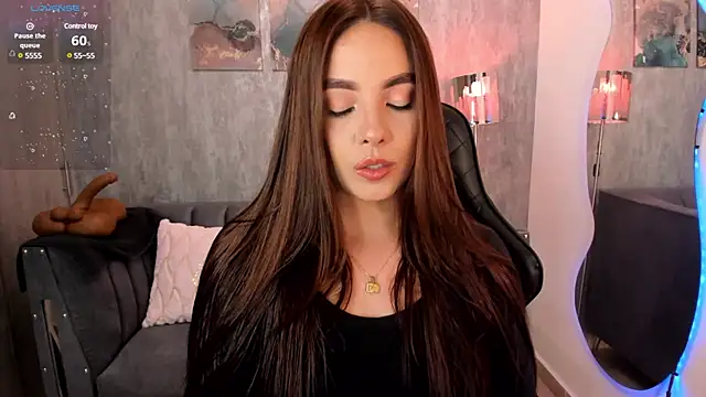 MelanieHudson  online show from February 25, 2025, 12:47 am