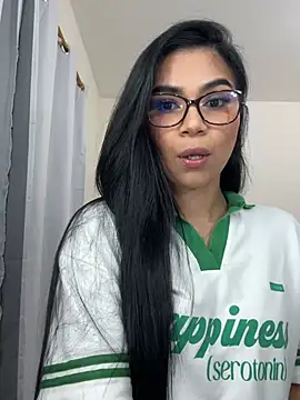 Snapshot of MauraGray chatting on February 17, 2026, 7:42 pm MauraGray online show from February 17, 2026, 7:42 pm