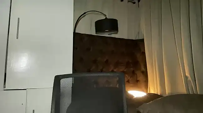 Lilly cruz online show from December 11, 2024, 8:28 pm