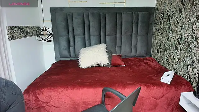 MarilynMiilf  online show from June 30, 2026, 5:36 pm