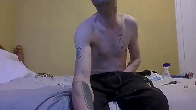 Snapshot of ThatGuyNextDoor1992 chatting on March 5, 2025, 10:10 pm ThatGuyNextDoor1992 online show from March 5, 2025, 10:10 pm