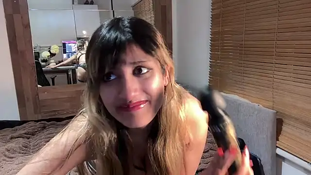 Snapshot of Focal_Humorist99 chatting on December 6, 2024, 12:23 am Focal Humorist99 online show from December 6, 2024, 12:23 am