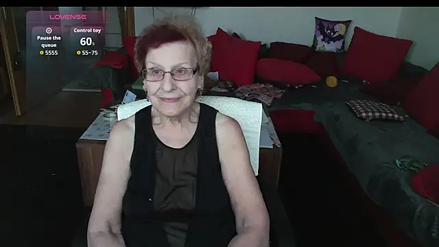 HeisseomaOriginal online show from October 31, 2025, 8:26 am