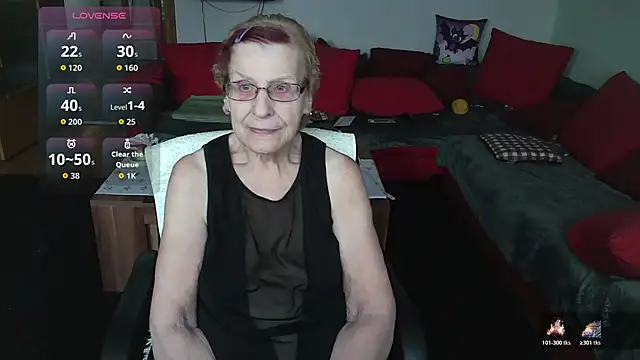 HeisseomaOriginal online show from November 10, 2025, 8:13 am