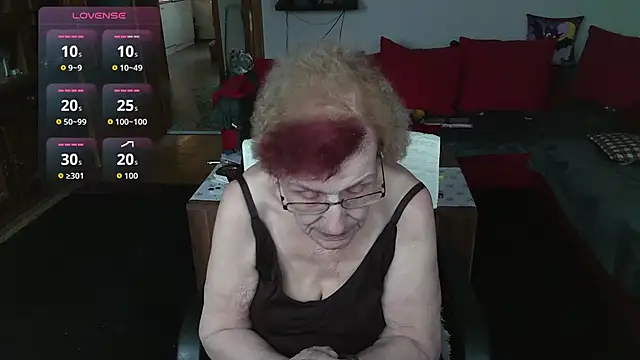 HeisseomaOriginal online show from February 10, 2026, 8:18 am