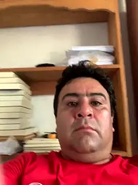 Snapshot of EmilianoGt chatting on October 17, 2025, 9:17 pm EmilianoGt online show from October 17, 2025, 9:17 pm