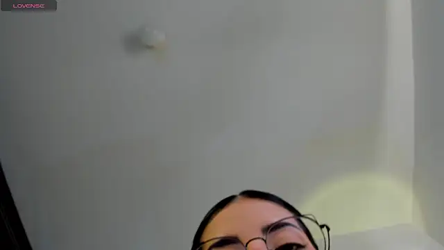 Snapshot of eval_lee18 chatting on April 29, 2026, 8:26 pm eval lee18 online show from April 29, 2026, 8:26 pm