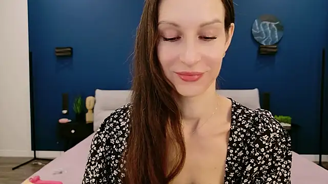 Mila Anders online show from July 8, 2026, 4:28 am