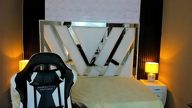 Linda4Petite online show from February 14, 2026, 7:10 pm