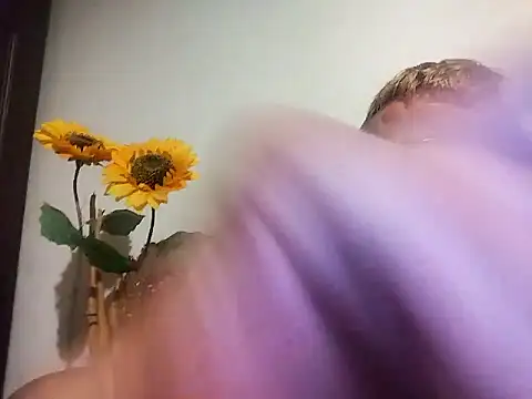 Snapshot of Robertino21cm chatting on October 24, 2025, 4:31 am Robertino21cm online show from October 24, 2025, 4:31 am