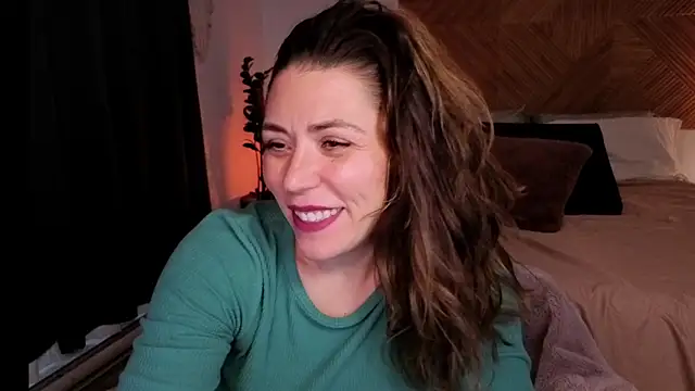 Ellie-L-Elizabeth online show from April 15, 2026, 10:21 pm