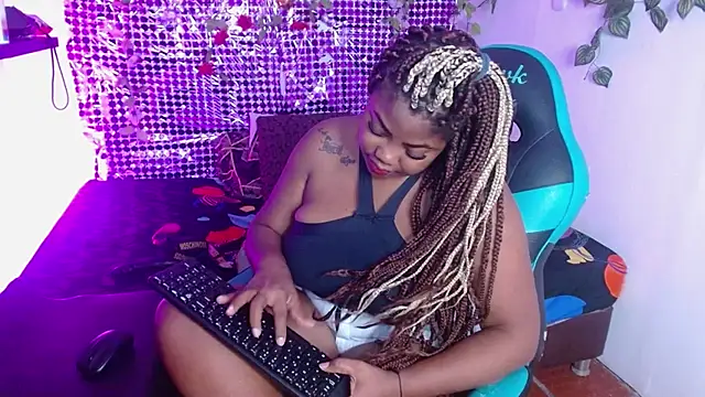 niawk  online show from November 25, 2025, 4:40 pm