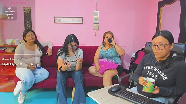 lesbiancuple online show from November 26, 2025, 1:12 pm