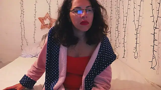 SquirtyMellissaLabia online show from October 26, 2025, 4:18 am