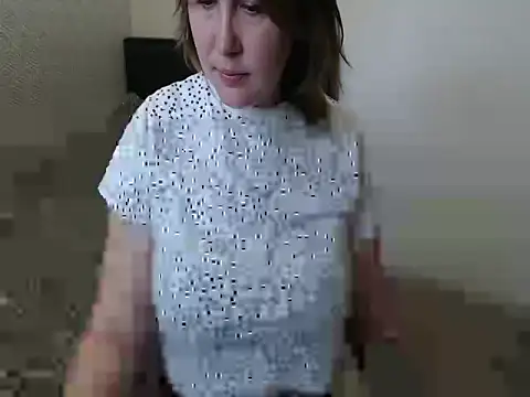 Snapshot of leeilawow chatting on June 9, 2026, 6:47 am leeilawow online show from June 9, 2026, 6:47 am