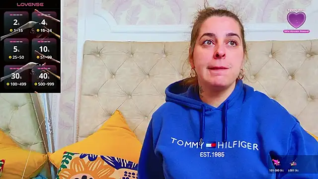 KarinaNoir online show from February 4, 2026, 5:02 am