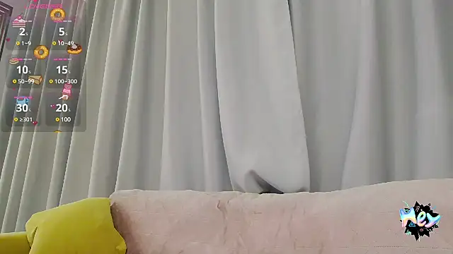 Snapshot of crystalmoon___ chatting on February 19, 2025, 10:42 pm crystalmoon online show from February 19, 2025, 10:42 pm