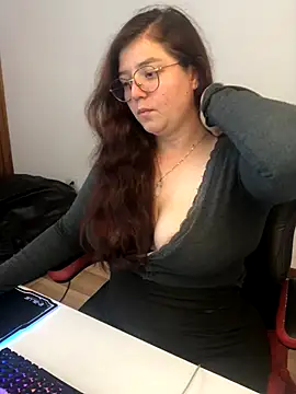 Snapshot of kayortiiz chatting on November 4, 2025, 11:37 pm kayortiiz online show from November 4, 2025, 11:37 pm