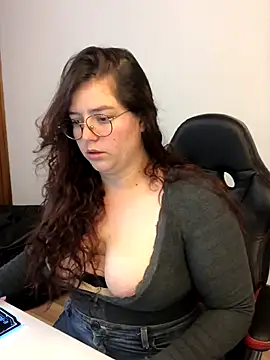 Snapshot of kayortiiz chatting on December 15, 2025, 12:59 am kayortiiz online show from December 15, 2025, 12:59 am