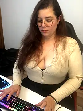 Snapshot of kayortiiz chatting on December 16, 2025, 1:32 am kayortiiz online show from December 16, 2025, 1:32 am