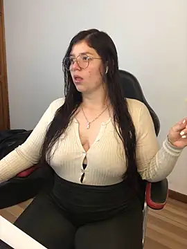 kayortiiz online show from May 12, 2026, 11:13 pm