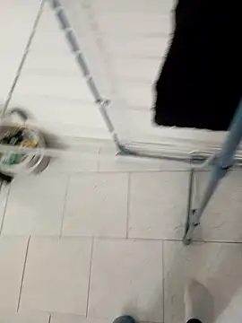 mickzizi online show from December 5, 2024, 10:23 am