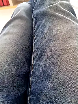 mickzizi online show from March 21, 2025, 9:01 am